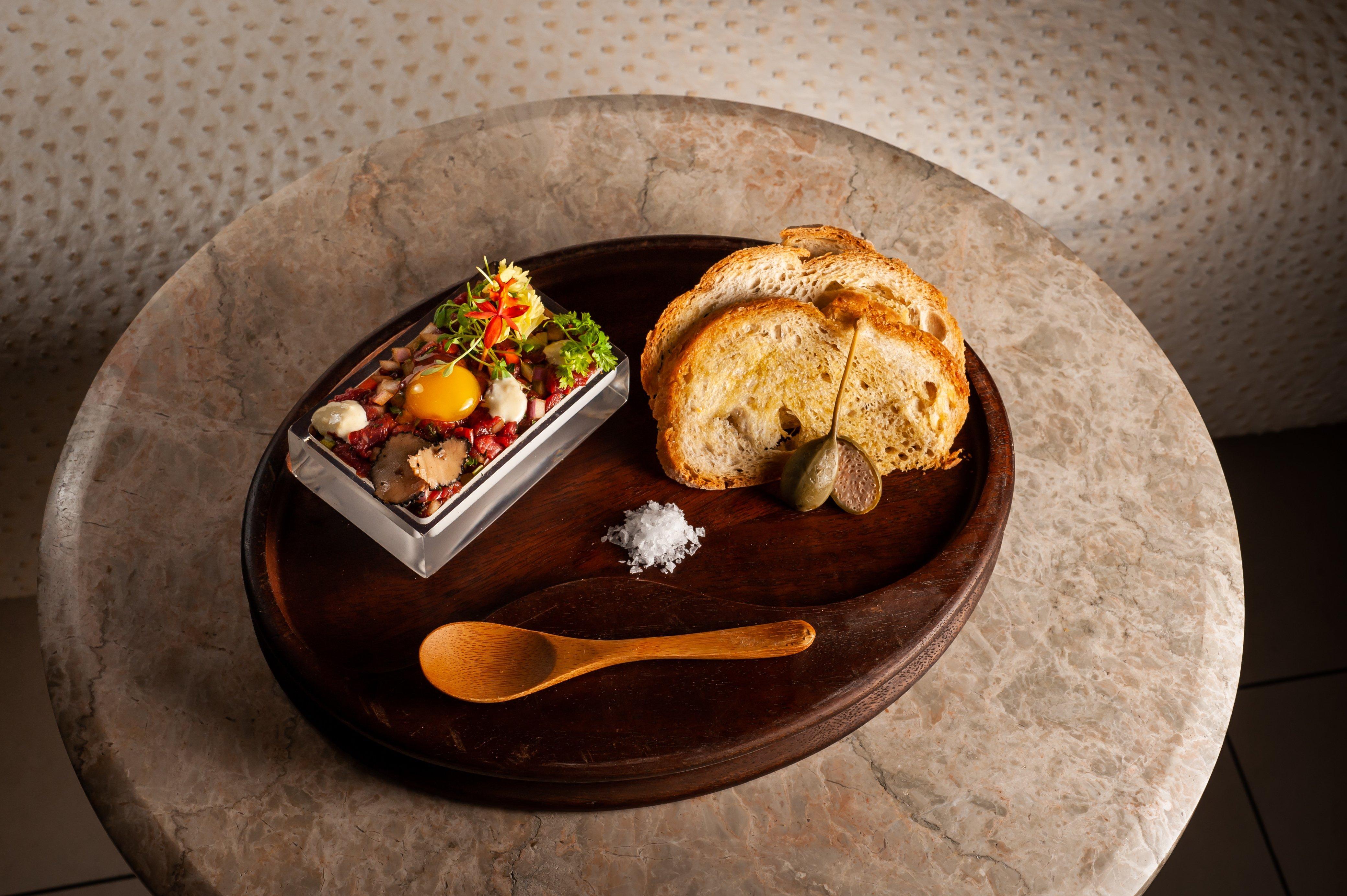 โรงแรมคิมป์ตัน เอพิก ไมอามี ภายนอก รูปภาพ A typical tapas plate