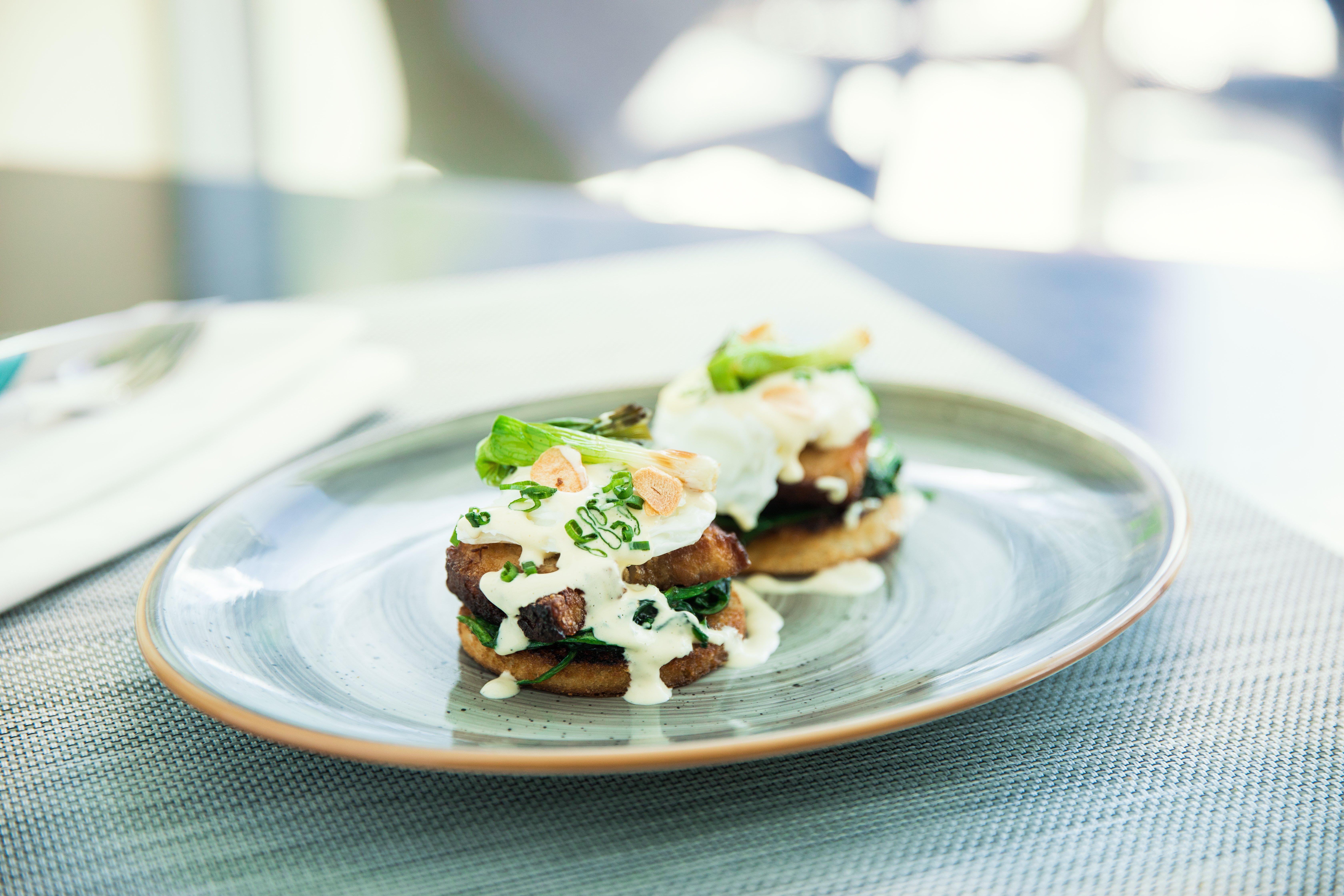 โรงแรมคิมป์ตัน เอพิก ไมอามี ภายนอก รูปภาพ A mushroom starter at the restaurant
