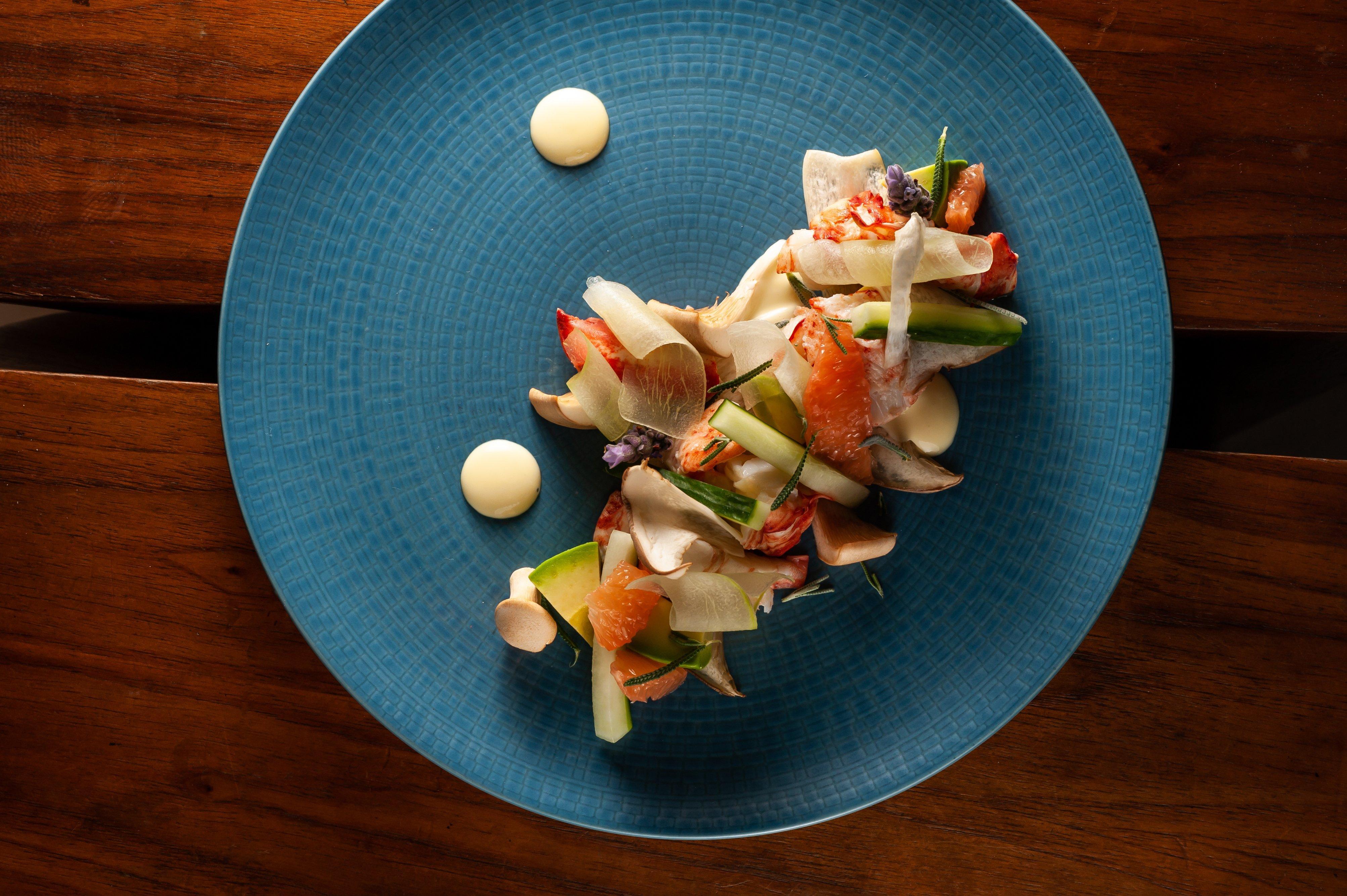 โรงแรมคิมป์ตัน เอพิก ไมอามี ภายนอก รูปภาพ A dish at the restaurant
