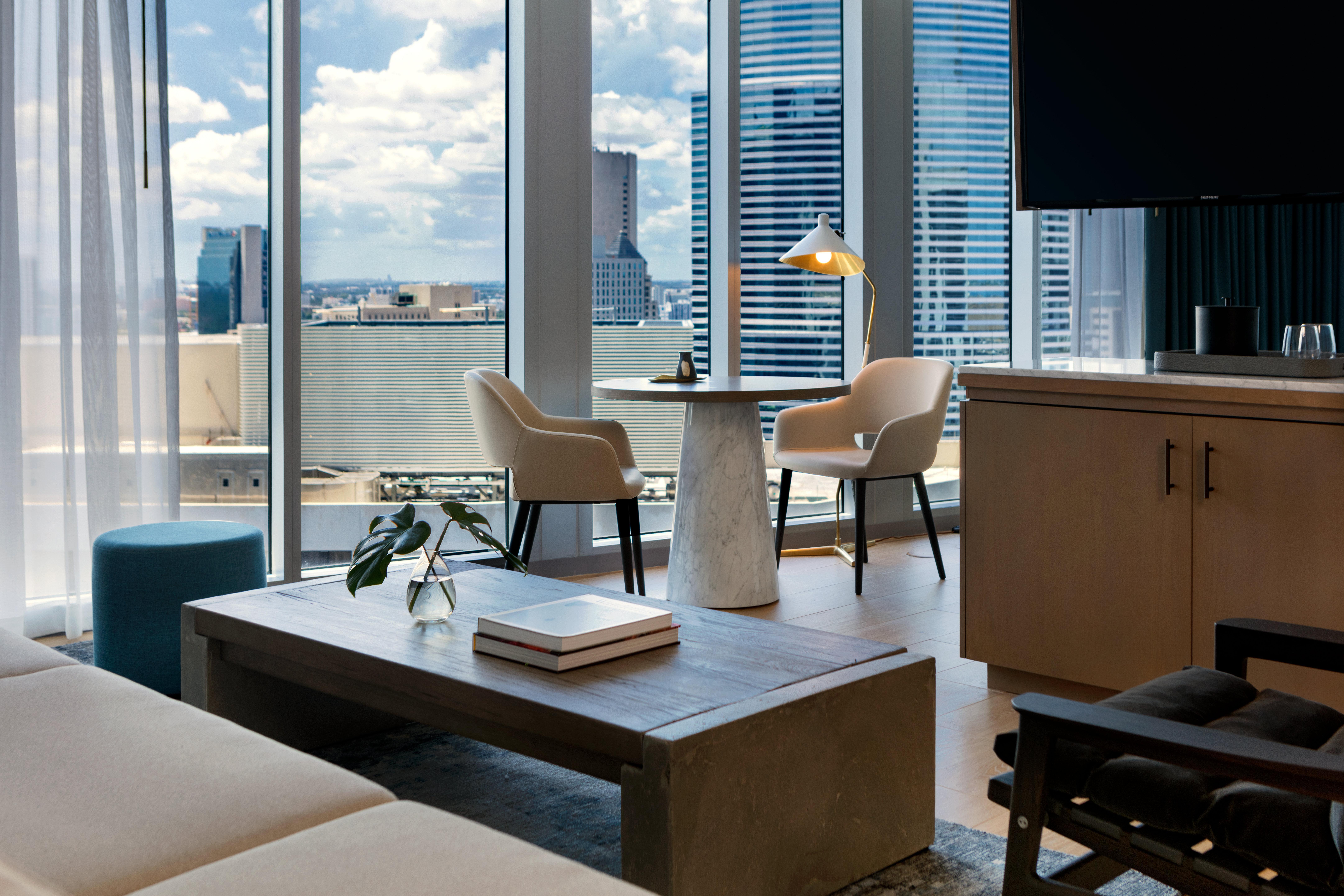 โรงแรมคิมป์ตัน เอพิก ไมอามี ภายนอก รูปภาพ A guest room at the hotel
