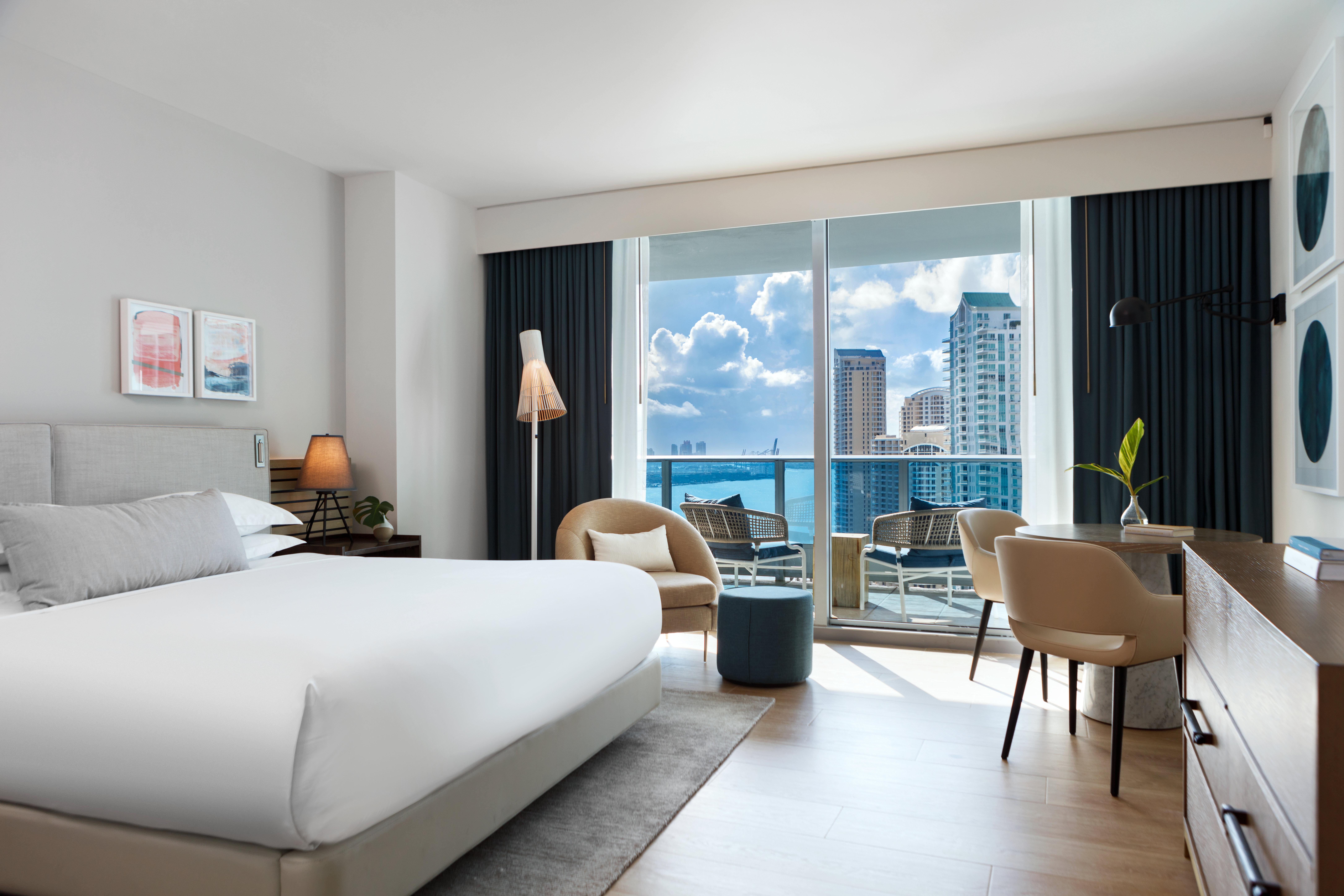 โรงแรมคิมป์ตัน เอพิก ไมอามี ภายนอก รูปภาพ A guest room at the hotel