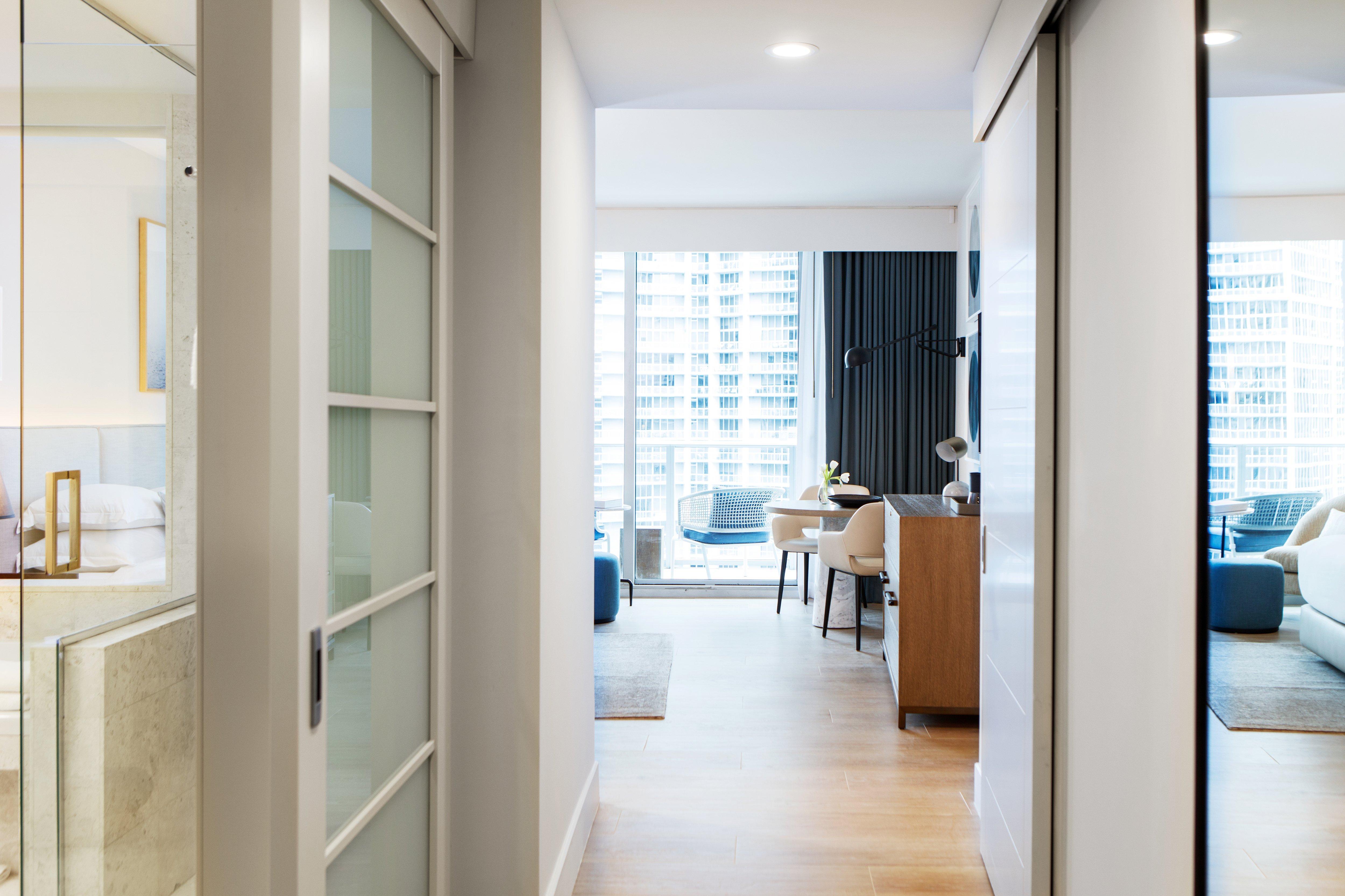 โรงแรมคิมป์ตัน เอพิก ไมอามี ภายนอก รูปภาพ A sliding door