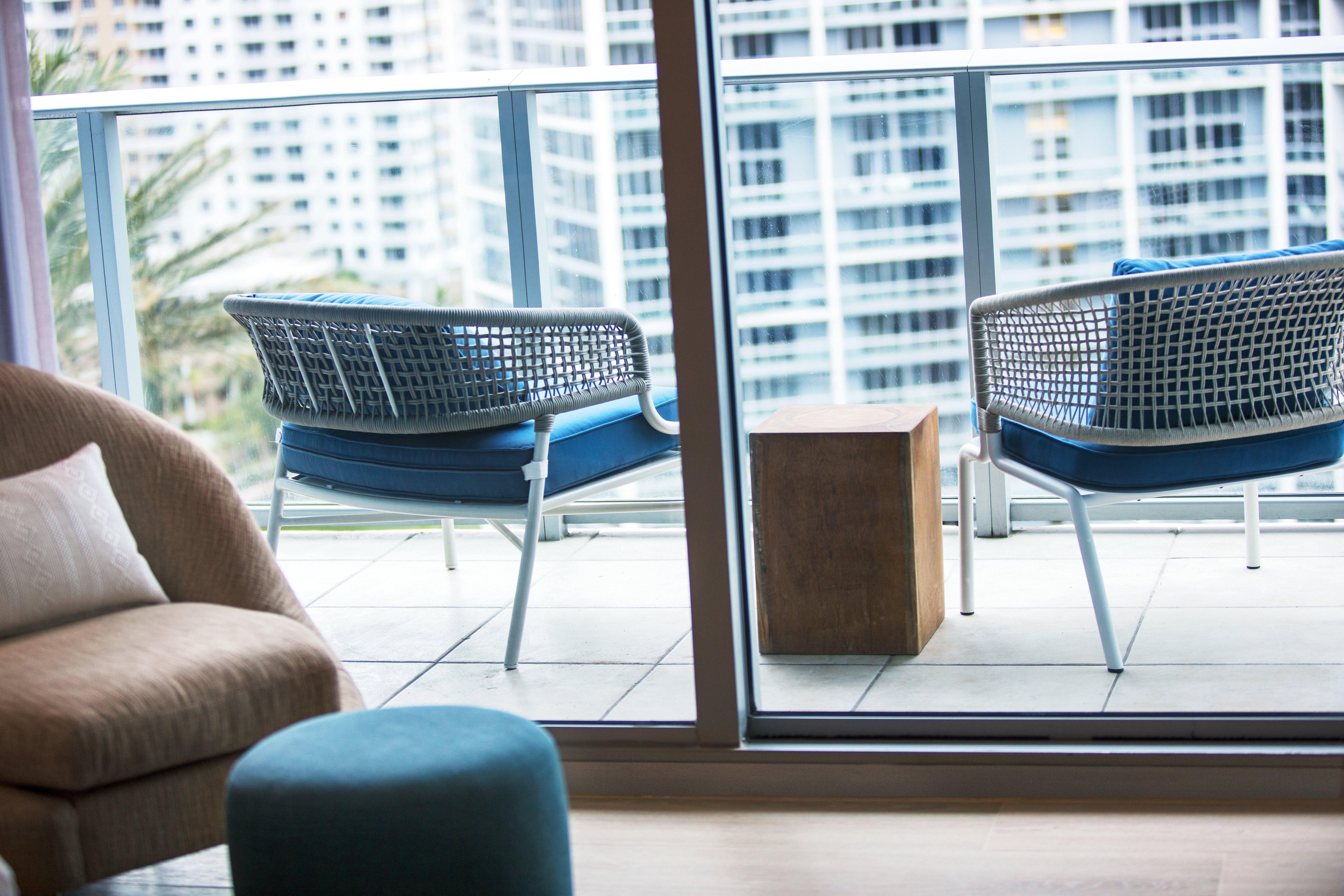 โรงแรมคิมป์ตัน เอพิก ไมอามี ภายนอก รูปภาพ A balcony at the hotel