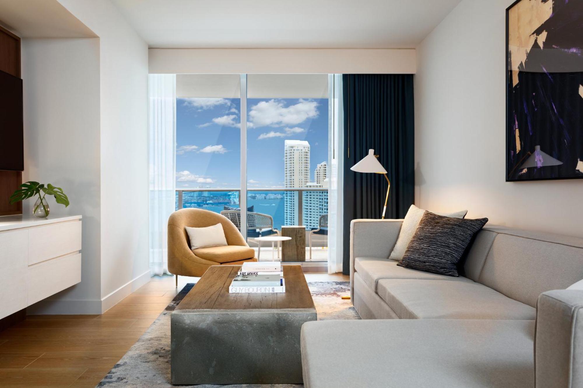 โรงแรมคิมป์ตัน เอพิก ไมอามี ภายนอก รูปภาพ Living room